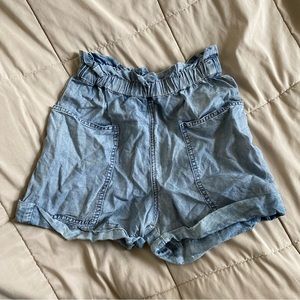 Aritzia - Wilfred free paper bag shorts